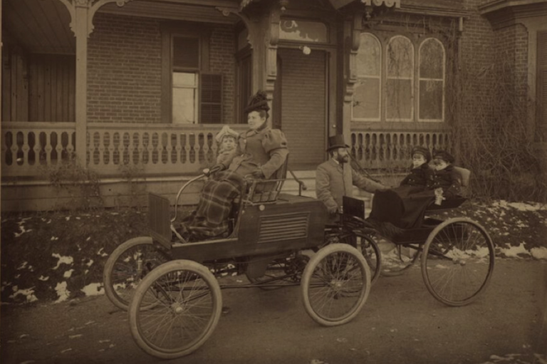 Premiere Automobile Dans Les Rues De Montreal Histoire Canada