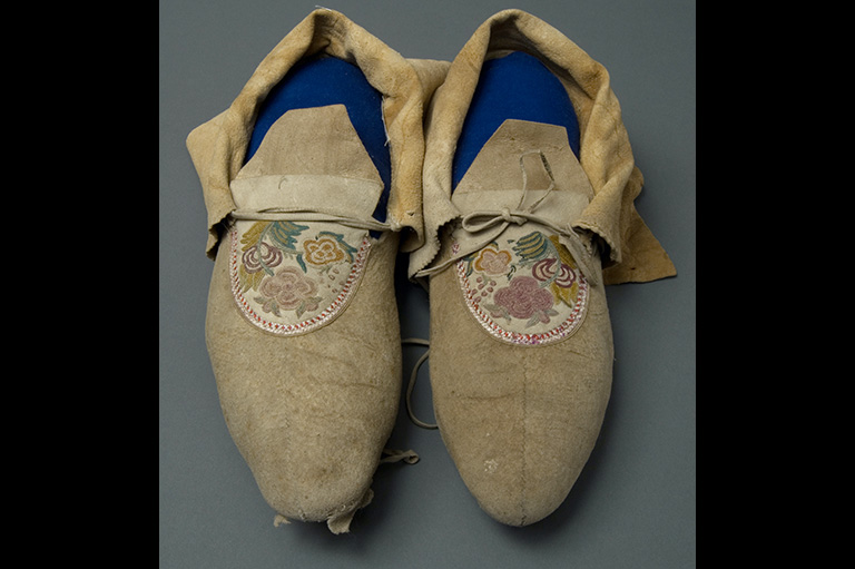 18th cheap century moccasins